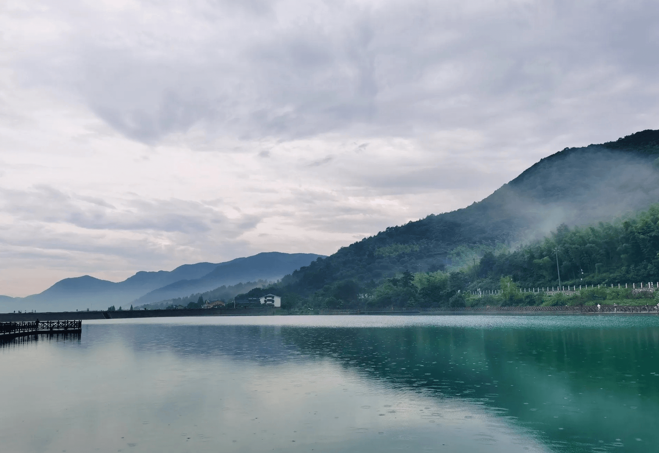 顾渚水库 · 山影入湖